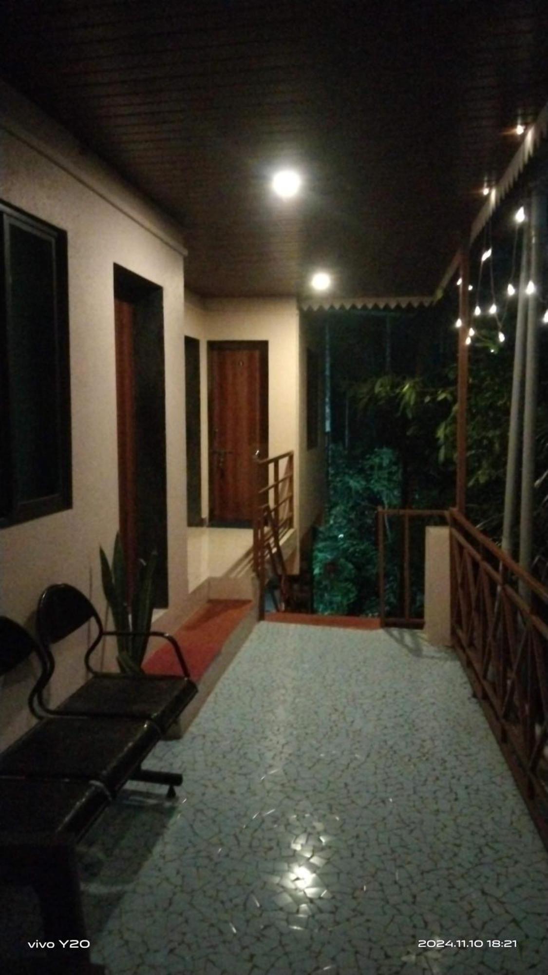 Anandi Villa Homestay Adhi Εξωτερικό φωτογραφία